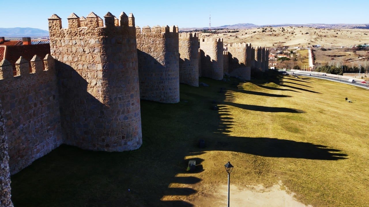 Qué ver y qué hacer en Ávila, España - Muralla medieval de Ávila