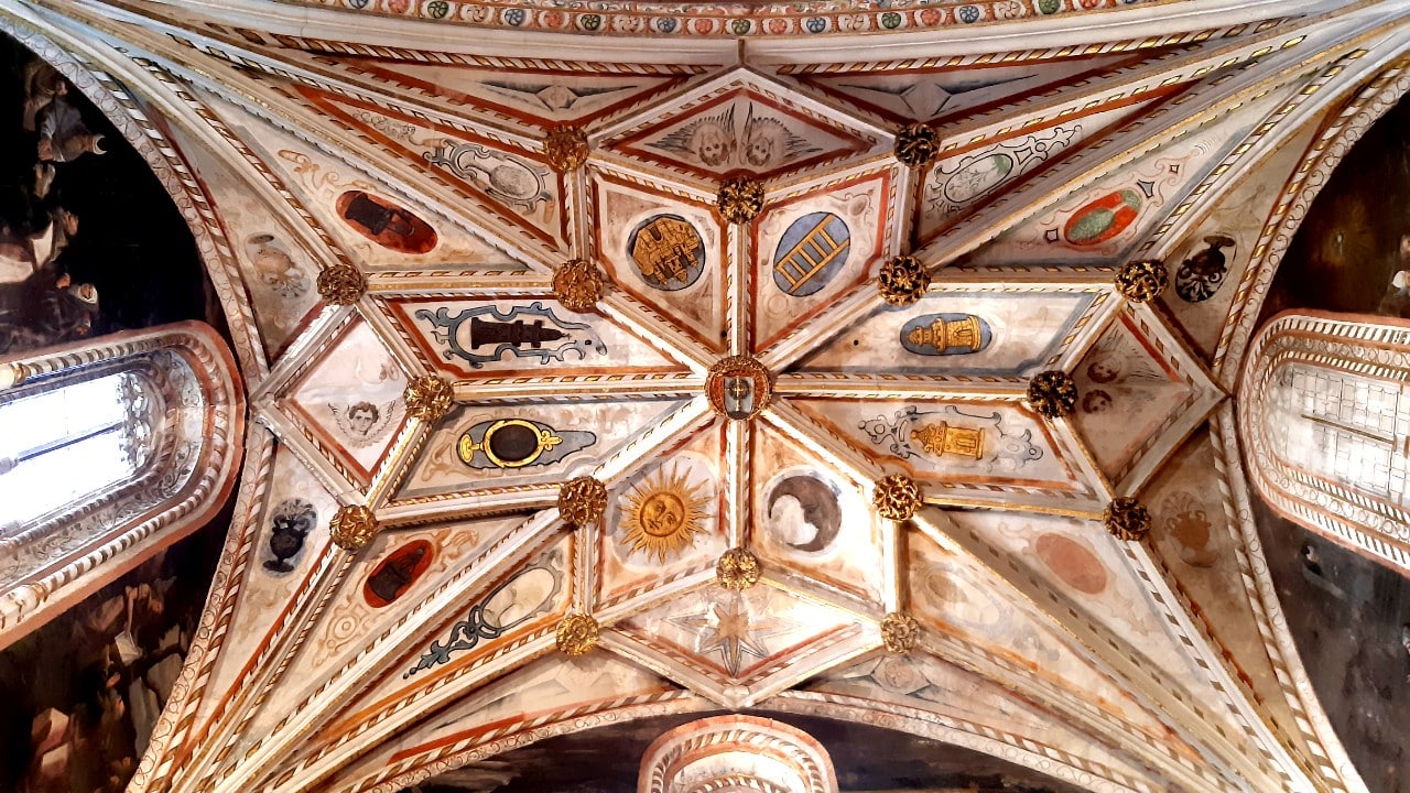 Techo de la catedral de Segovia en el que se aprecian las bóvedas de crucería