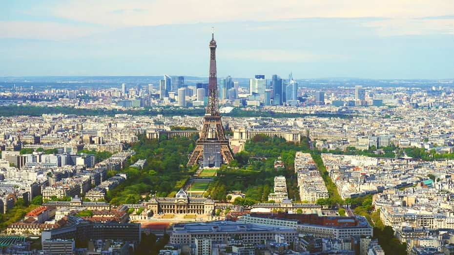 Vistas de la torre Eiffel desde la planta 58 de la torre Montparnasse