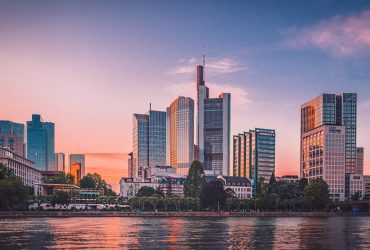 Dónde alojarse en Frankfurt: Mejores zonas y hoteles