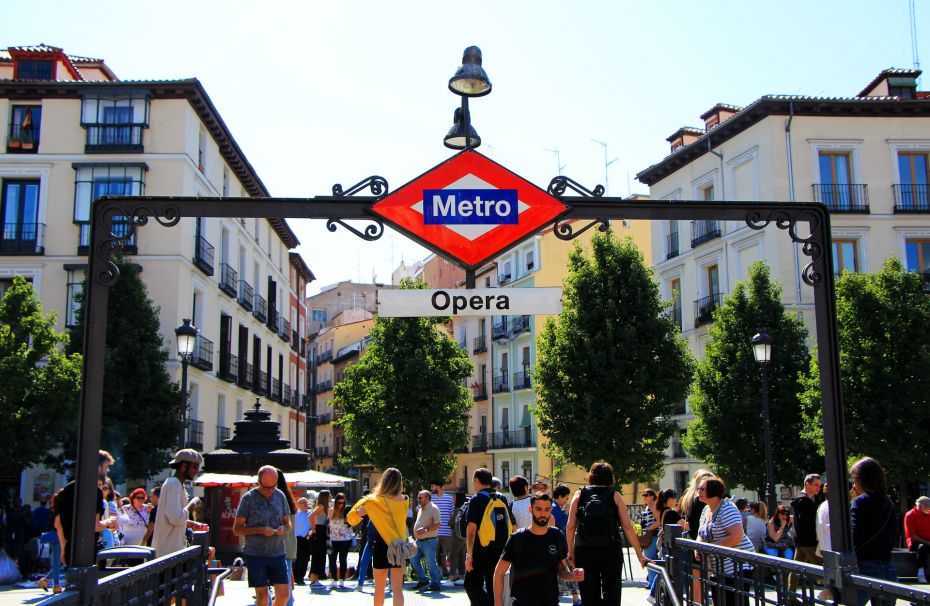 Palacio is one of the best neighborhoods in Madrid in terms of Metro connections