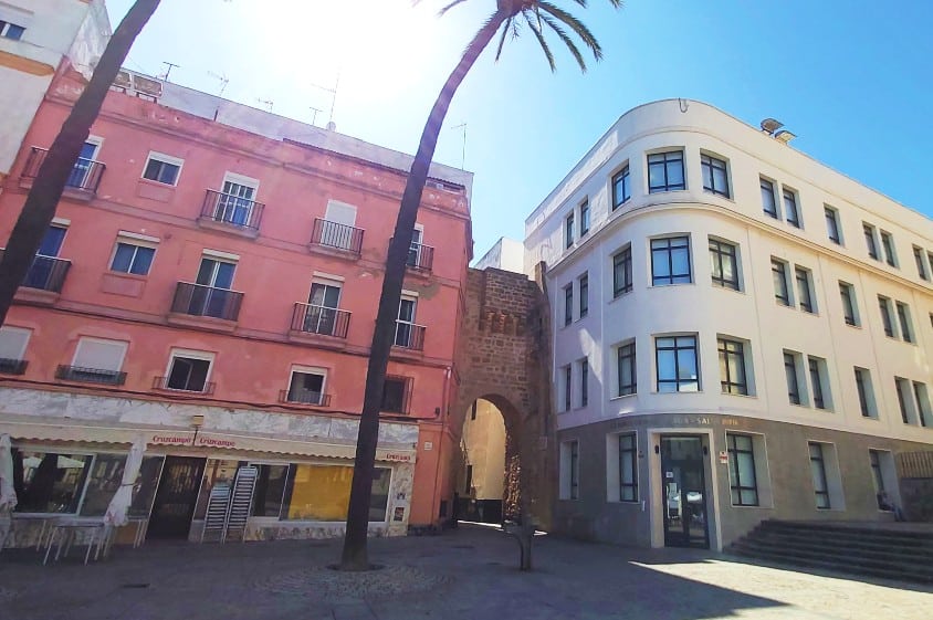 Cádiz atracciones - Arco de la Rosa y Barrio de El Pópulo