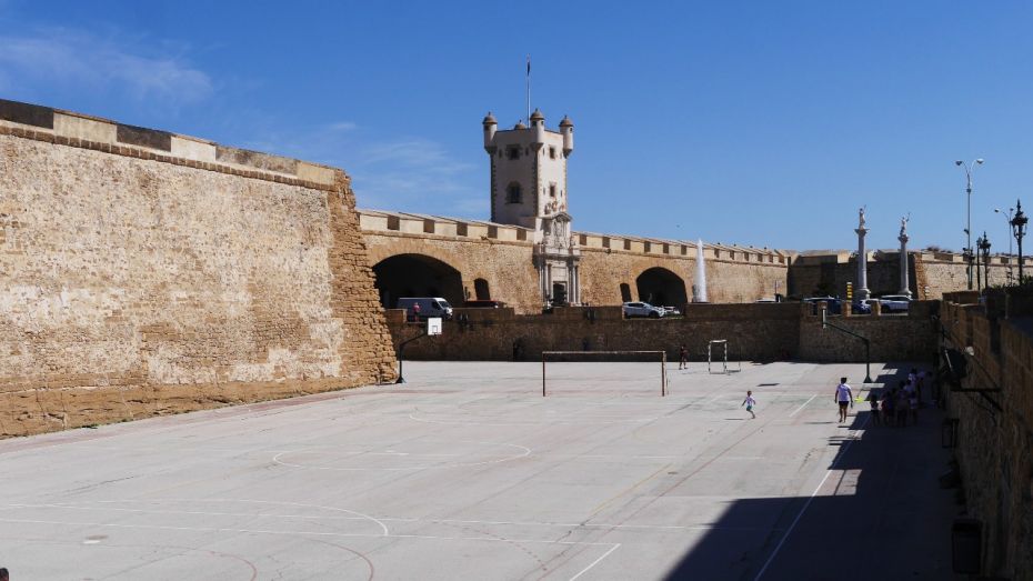 Qué ver en Cádiz - Puertas de Tierra