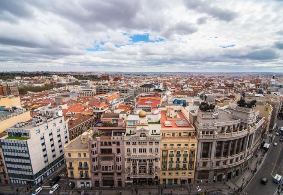 Vistas de la calle Alcalá desde la cima del Petit Palace Alcalá