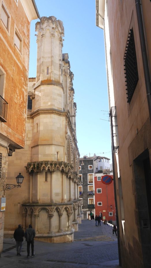 Catedral de Conca des del carrer de Sant Pere - Imperdibles de Conca
