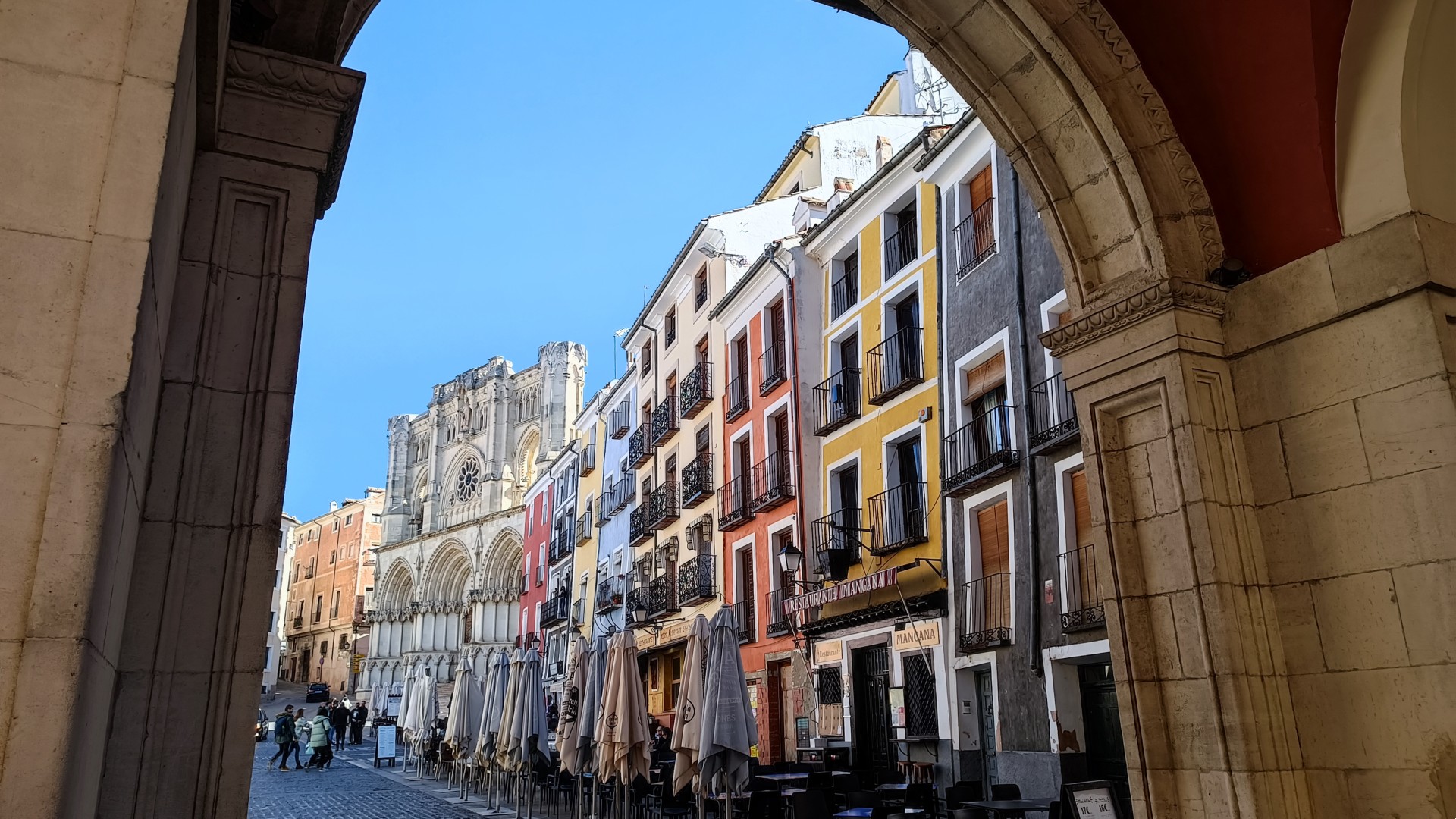 Catedral de Cuenca desde los arcos del ayuntamiento