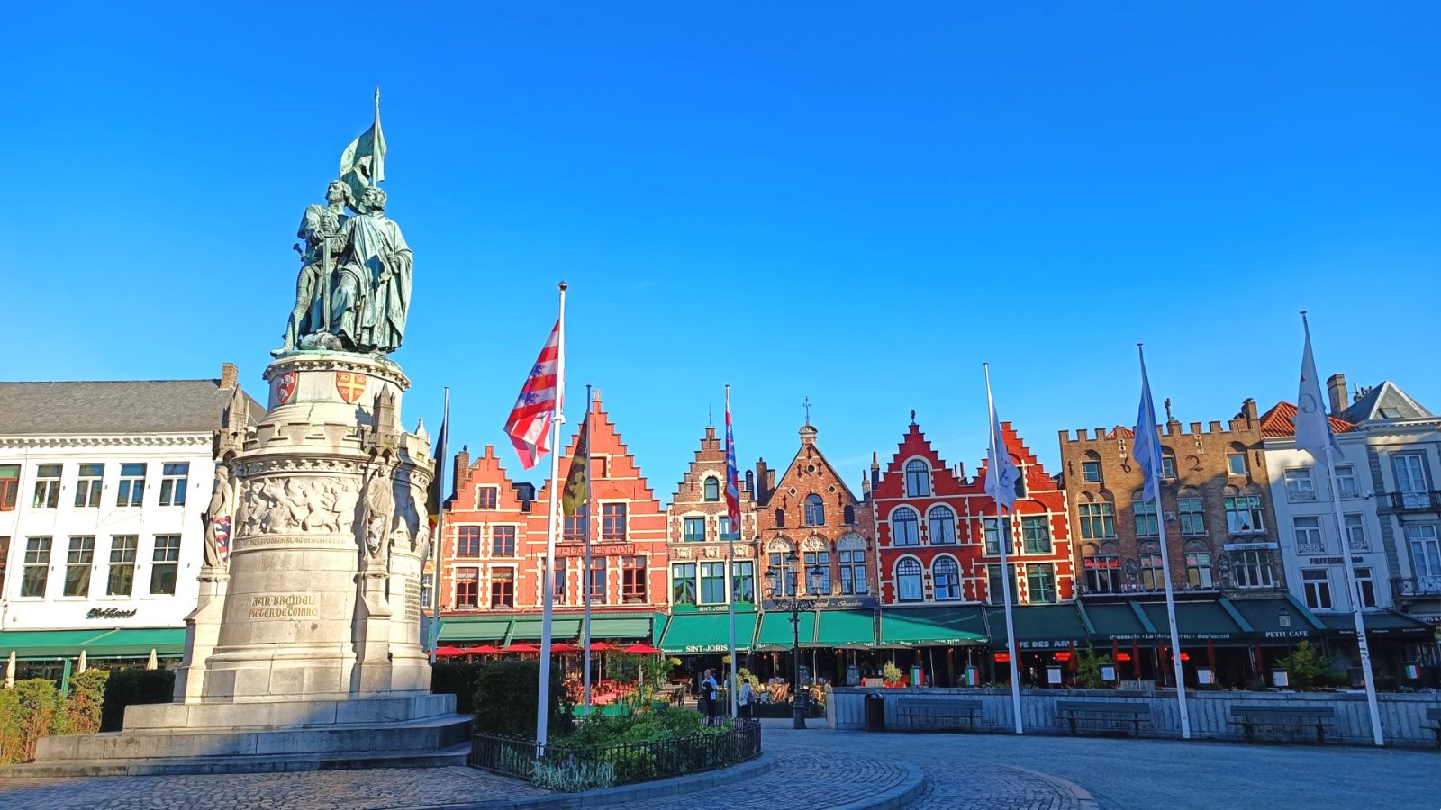 El Markt es la plaza principal de la ciudad de Brujas
