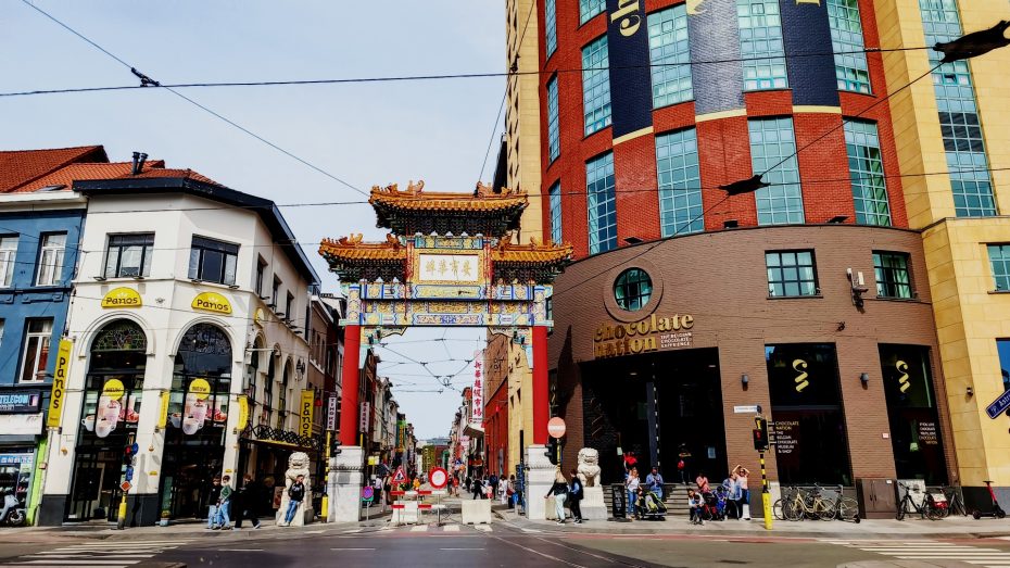 La Pagodepoort marca la entrada al barrio chino de Amberes
