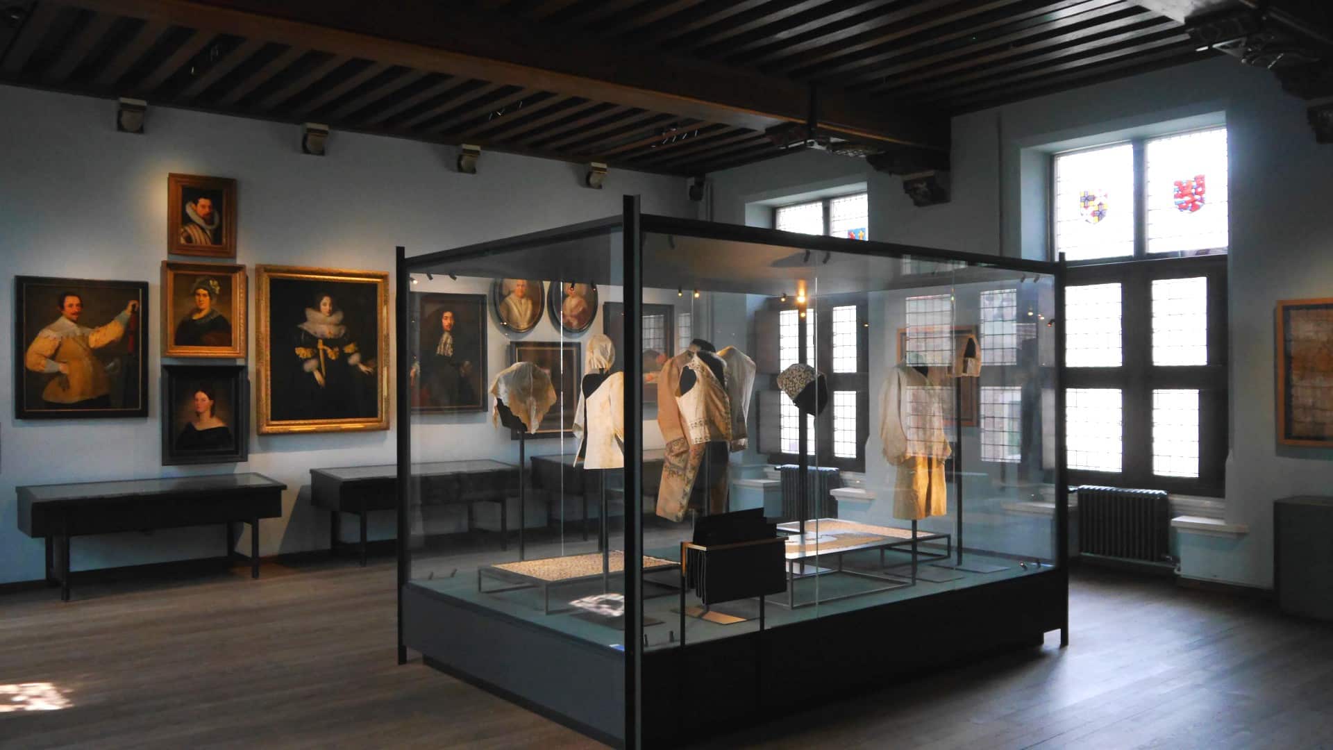 La colección del Gruutehusemuseum de Brujas incluye más que obras de arte
