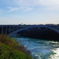 El Rainbow Bridge conecta Niagara Falls, Ontario, con Niagara Falls, Nueva York