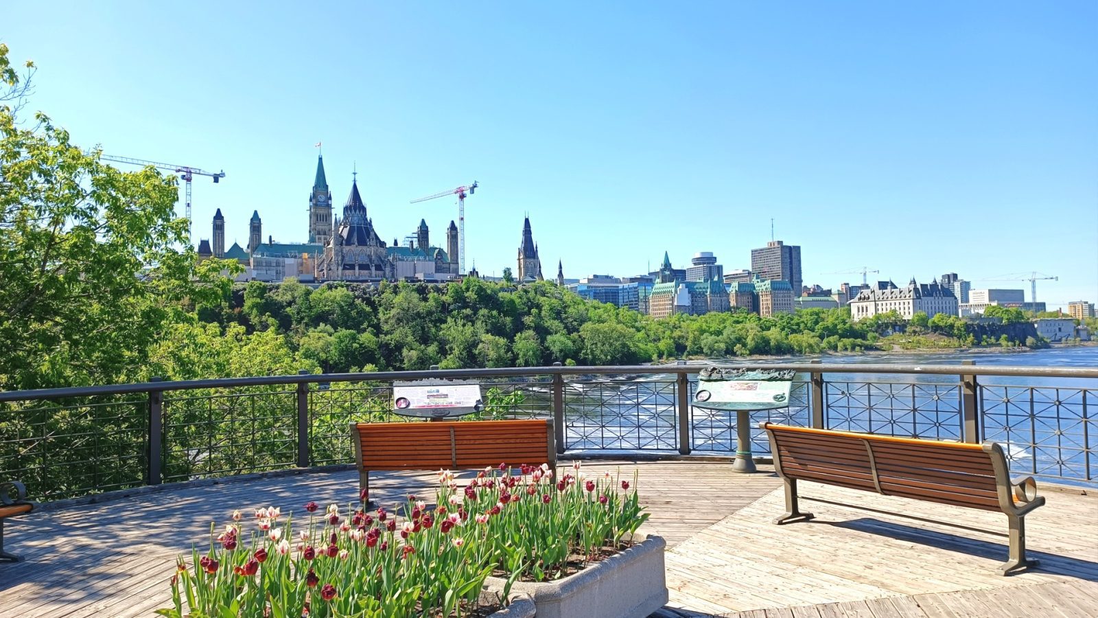 Vistas de Parliament Hill desde Major's Hill Park - Atracciones de Ottawa