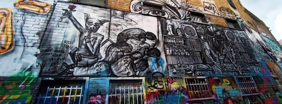 Grandes murales de Graffitistraatje - Qué hacer en Gante, Bélgica