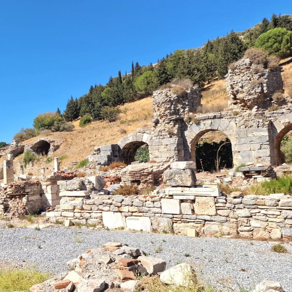 Things to see in Ephesus - Baths of Varius