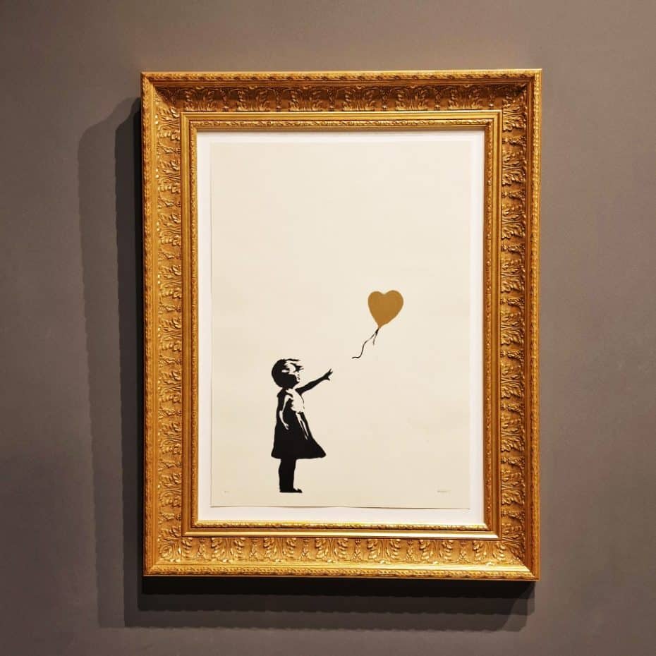 Obra Niña con globo de Banksy en el Museo Moco Barcelona