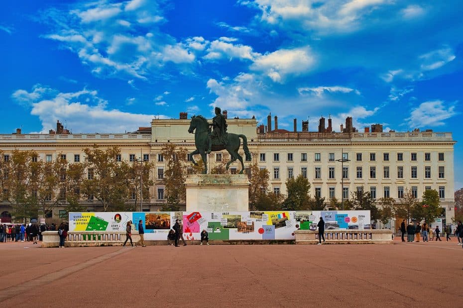 What to visit in Lyon: Place Bellecour