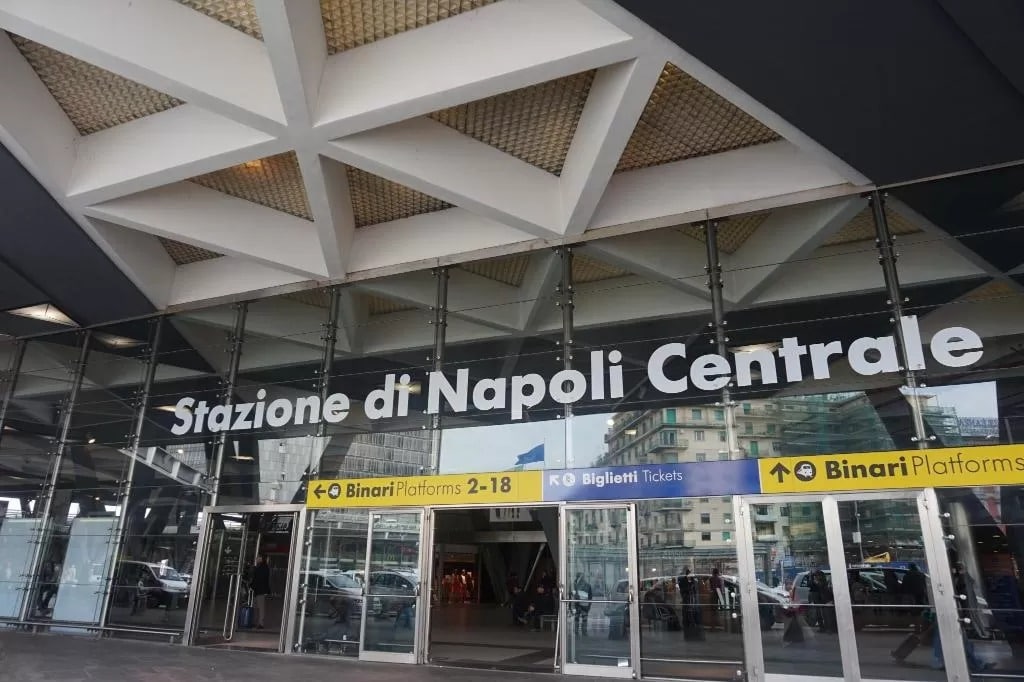 EstaciÃ³n de trenes Napoli Centrale, donde empieza nuestro itinerario por NÃ¡poles