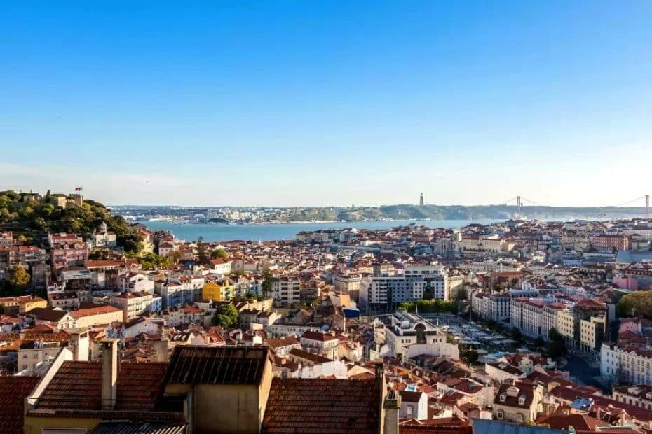 Senhora do Monte viewpoint - Lisbon's panoramic viewpoints