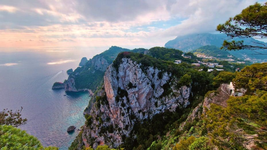 Vistas de Capri desde el Parco Astarita