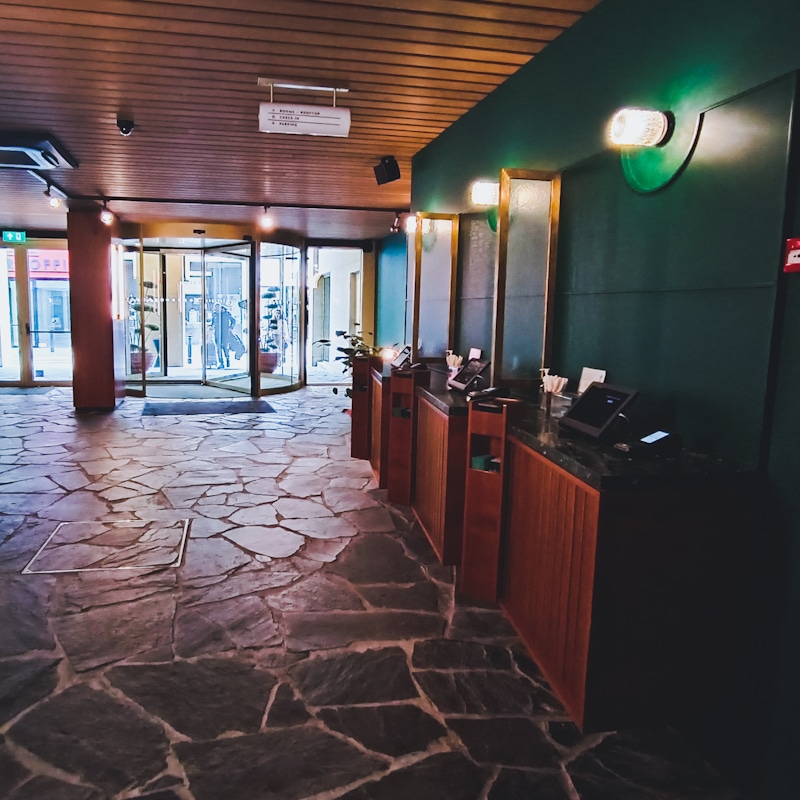 Zona de self-check-in del Yalo Urban Boutique Hotel de Gante
