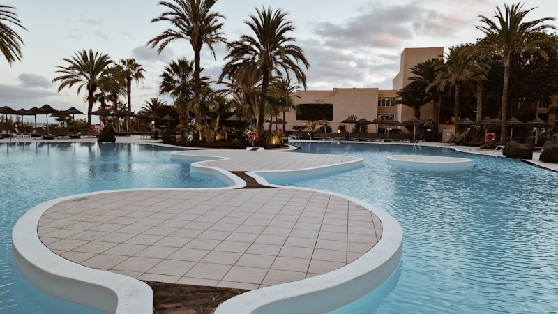 Lanzarote está repleta de alojamientos fantásticos como el Barceló Lanzarote Active Resort