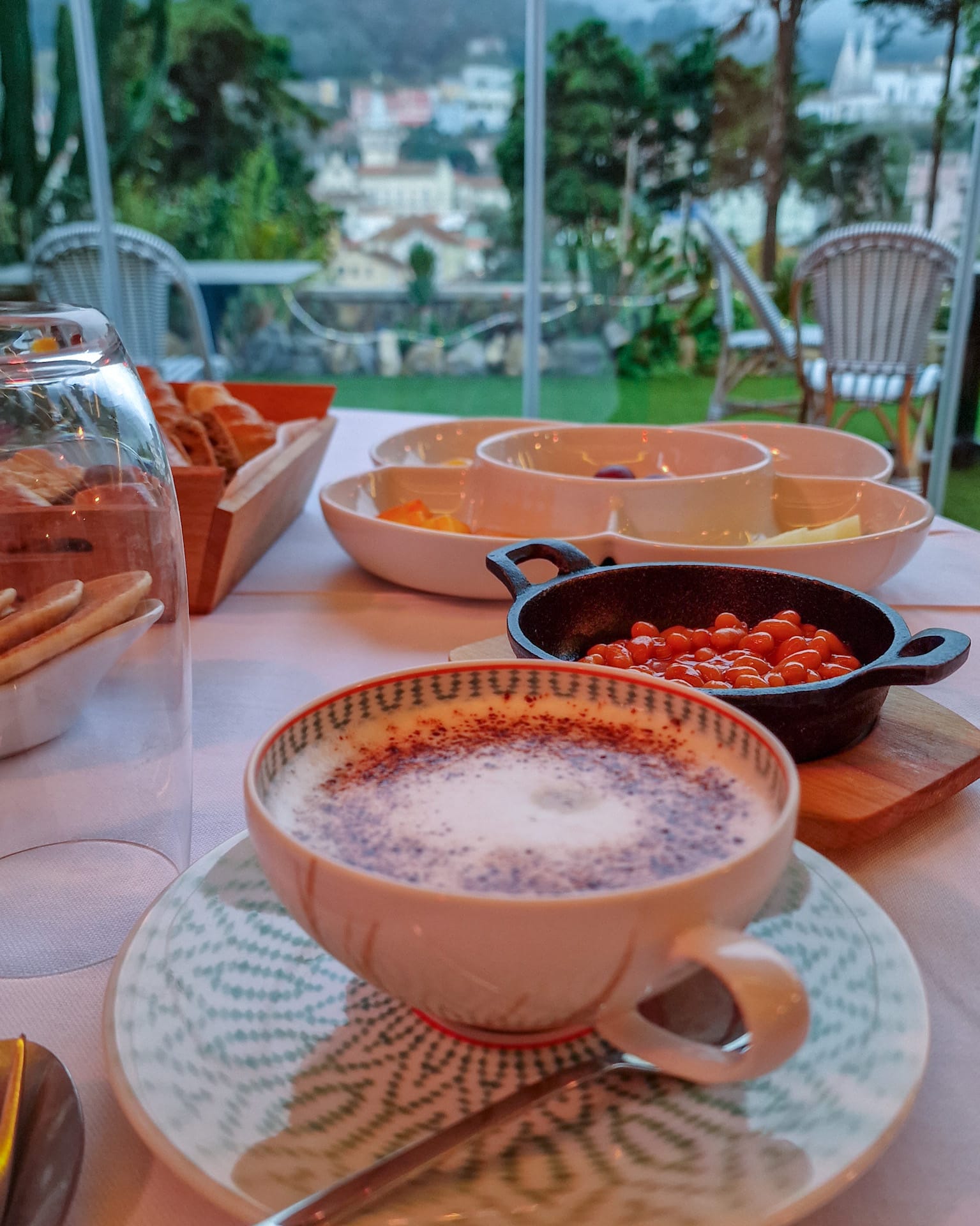 Desayuno con vistas en el Sintra Marmòris Palace
