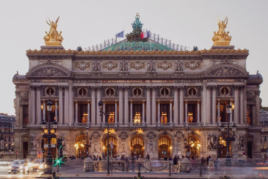 Fachada del Palais Garnier de París