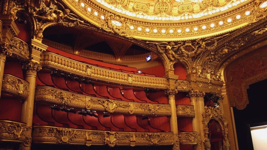 Interior del auditorio de la Ópera Garnier de París